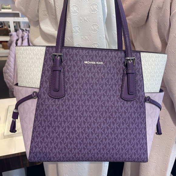MICHAEL KORS Voyager Large Color-Block Signature Logo Shoulder Tote 
Dark Purple - Picture 4 of 16